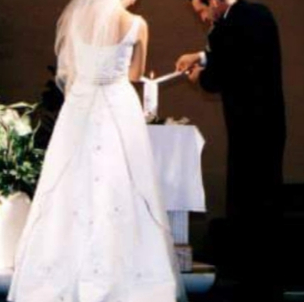 Gorgeous, tastefully beaded and sequined, size 8 Eden Bridal Wedding gown